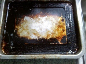 How to Clean Your Oven Trays