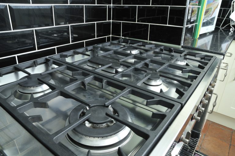 How to Clean an Electric and Gas Hob Ovenclean