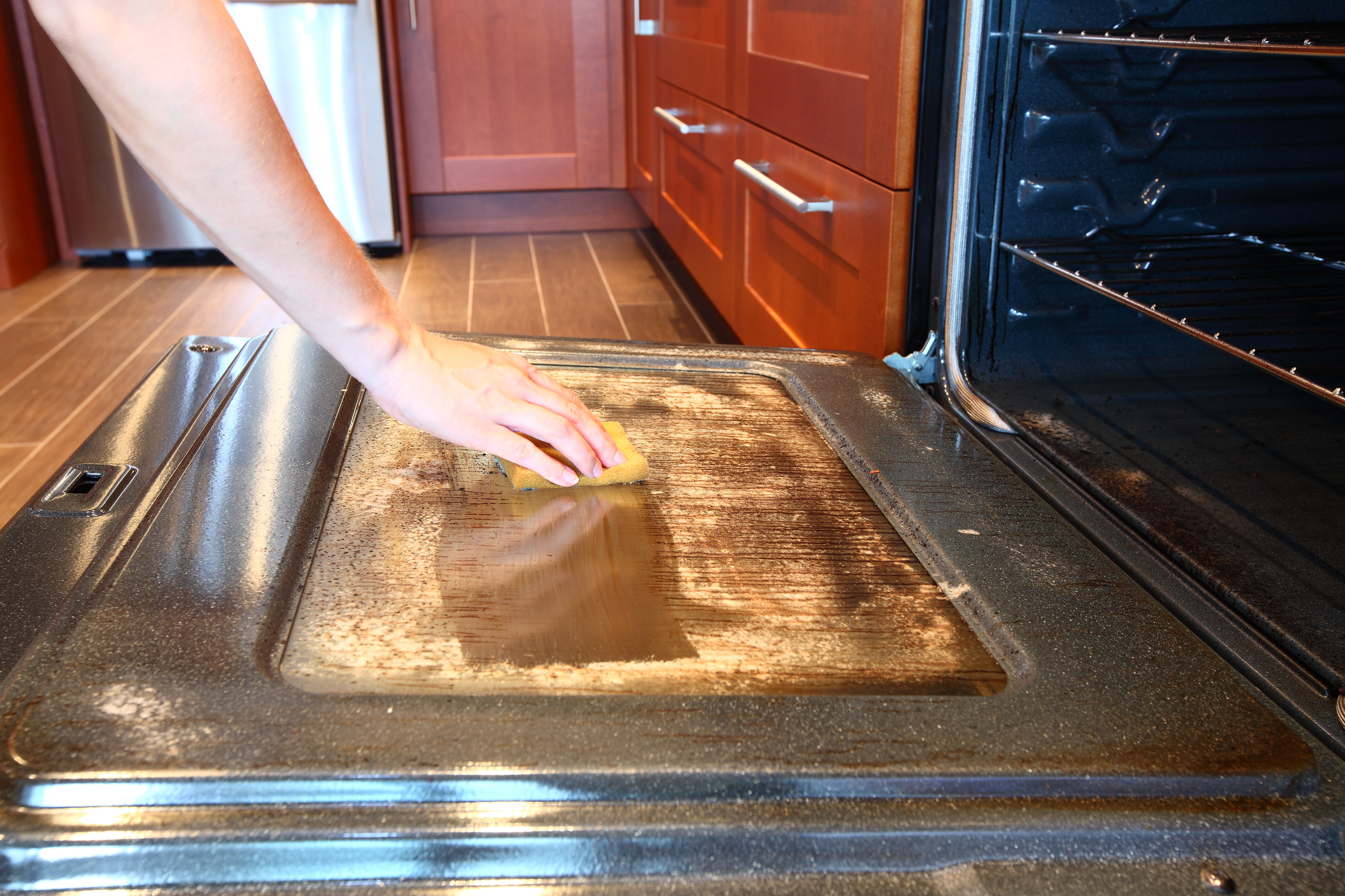 How to Clean Oven Glass  Clean Inside, Outside, & Between Oven Glass