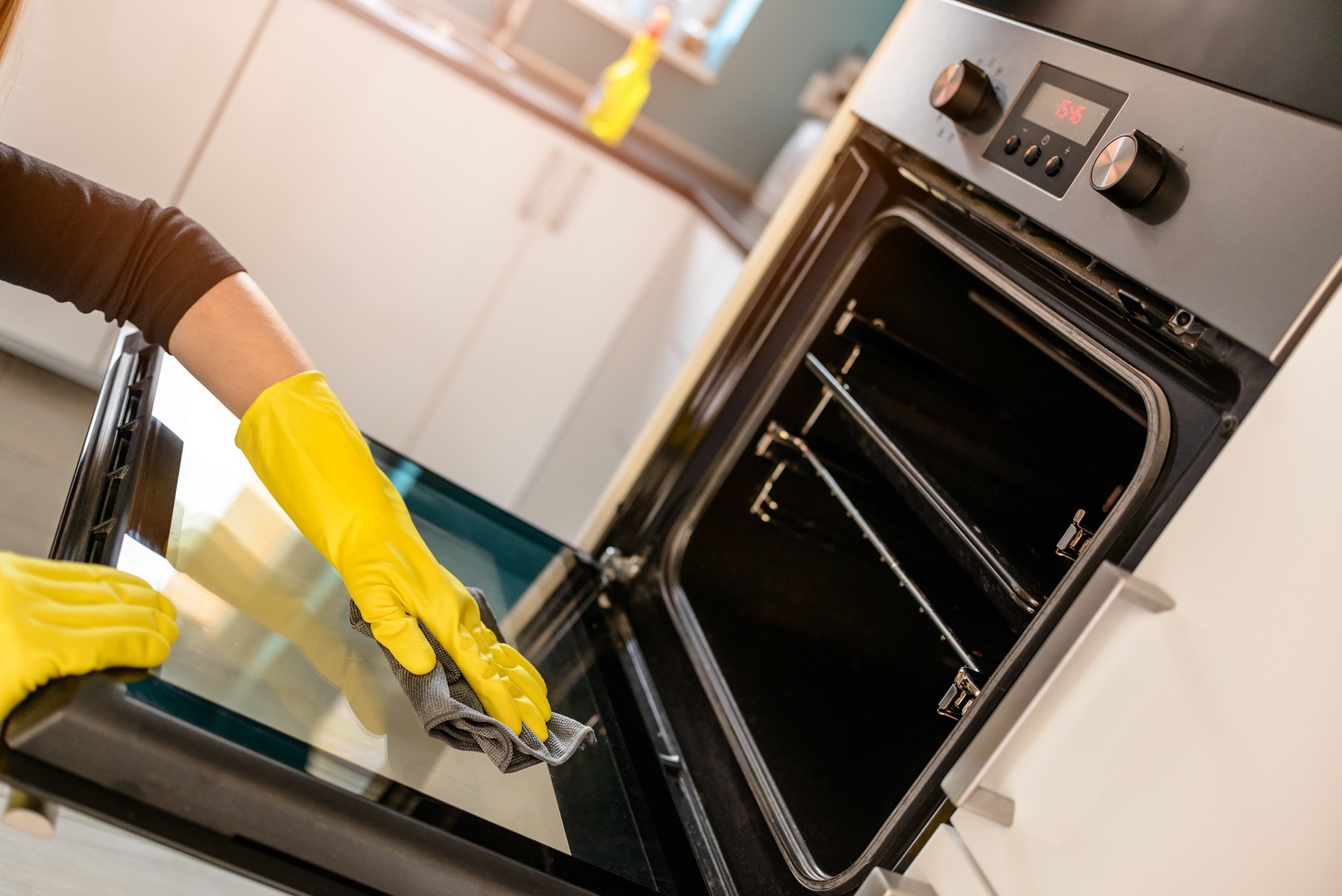 Clean Your Oven With Baking Soda and Vinegar | Ovenclean Blog