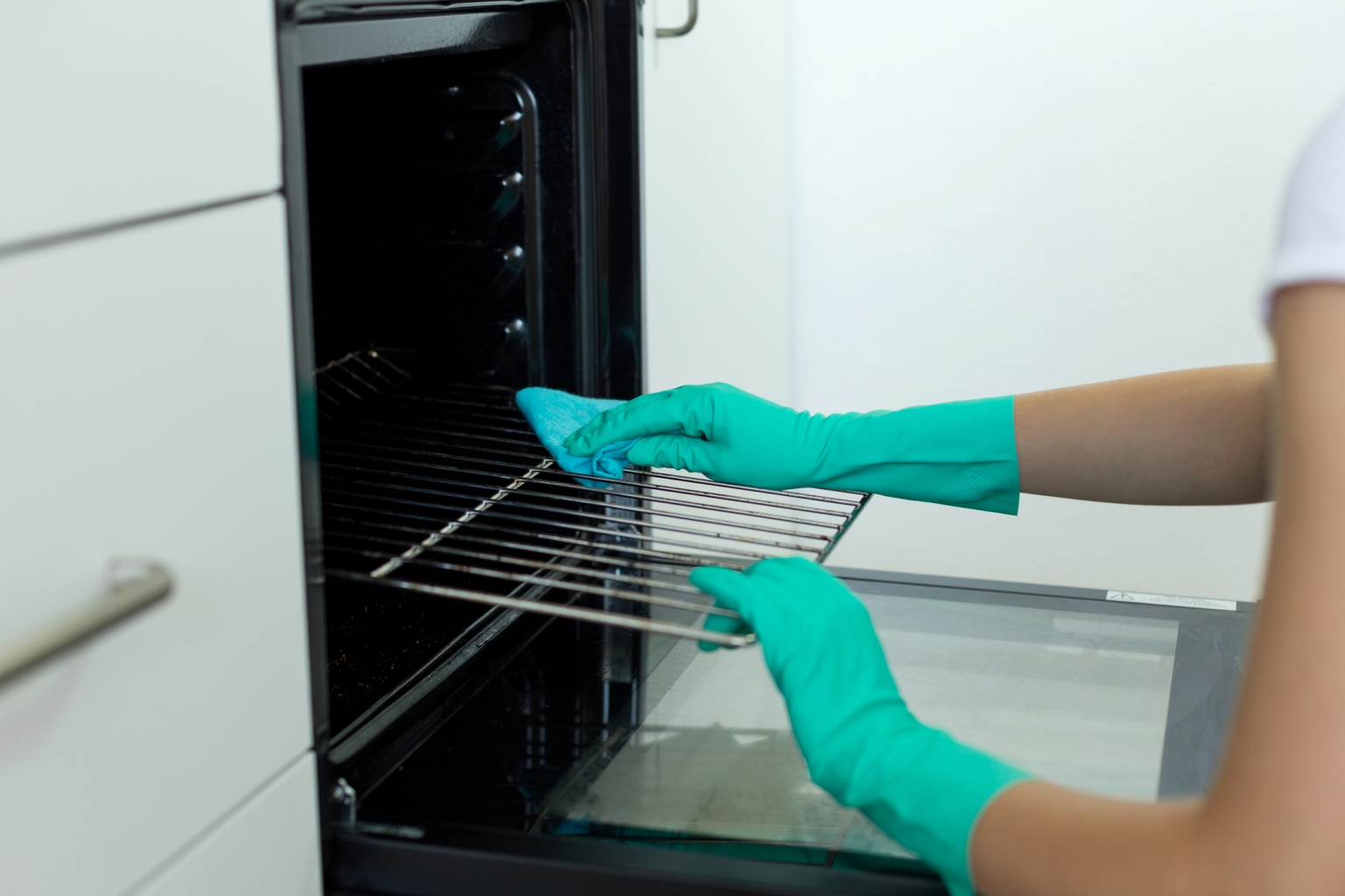 Can Oven Racks Go into the Dishwasher? Ovenclean Blog